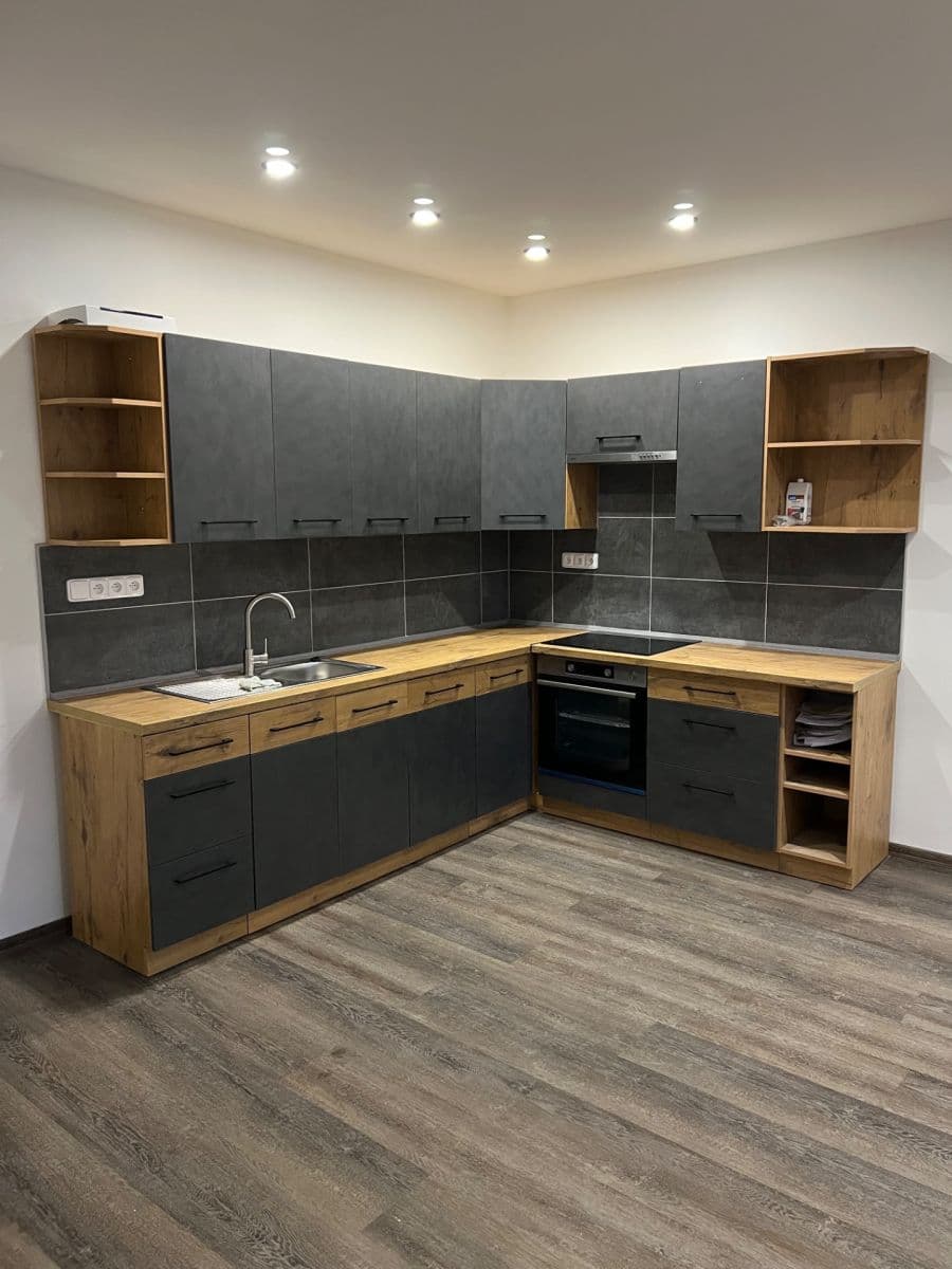 Prenájom bytu 2-izbový 65 m², 26. dubna, Cheb, Karlovarský kraj Prenájom bytu 2-izbový 65 m², 26. dubna, Cheb, Karlovarský kraj