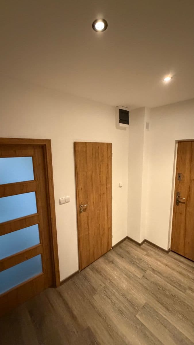 Prenájom bytu 2-izbový 65 m², 26. dubna, Cheb, Karlovarský kraj Prenájom bytu 2-izbový 65 m², 26. dubna, Cheb, Karlovarský kraj