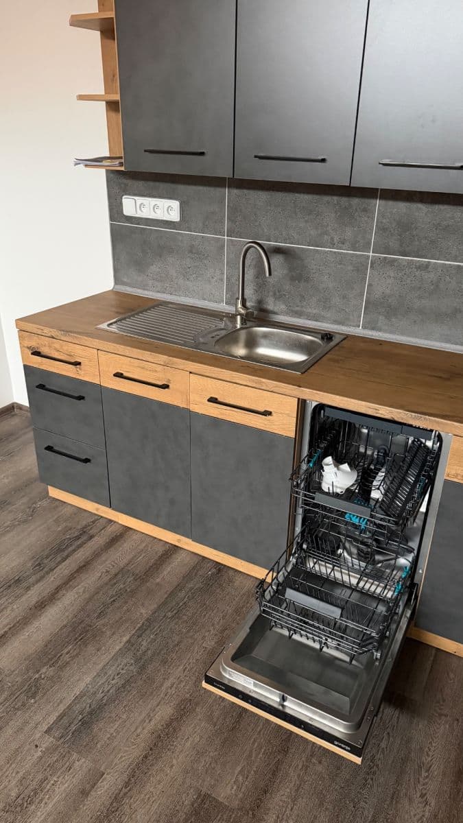 Prenájom bytu 2-izbový 65 m², 26. dubna, Cheb, Karlovarský kraj Prenájom bytu 2-izbový 65 m², 26. dubna, Cheb, Karlovarský kraj