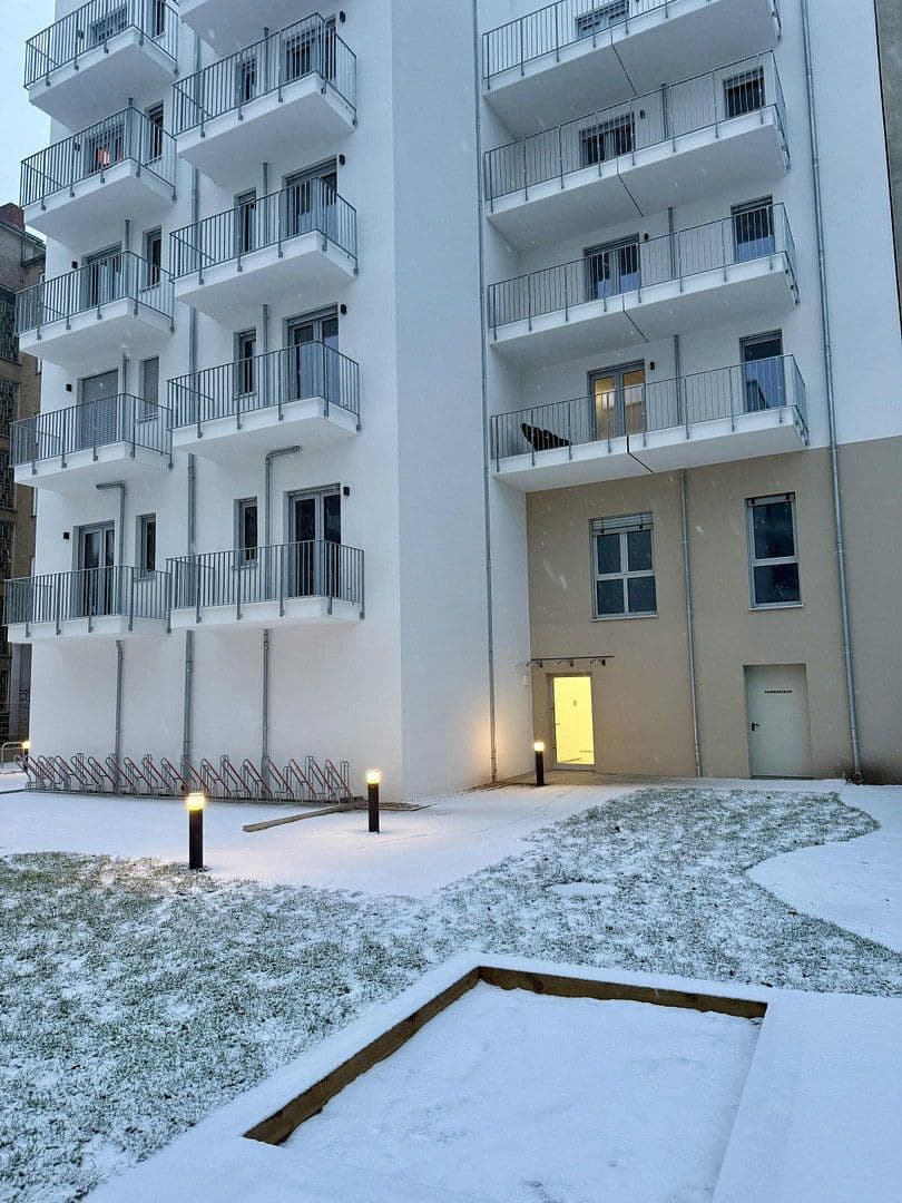 Prenájom bytu 1-izbový 30 m², Berlin, Berlín Prenájom bytu 1-izbový 30 m², Berlin, Berlín