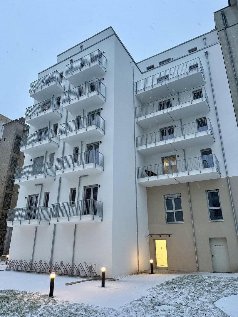 Prenájom bytu 1-izbový 30 m², Berlin, Berlín Prenájom bytu 1-izbový 30 m², Berlin, Berlín