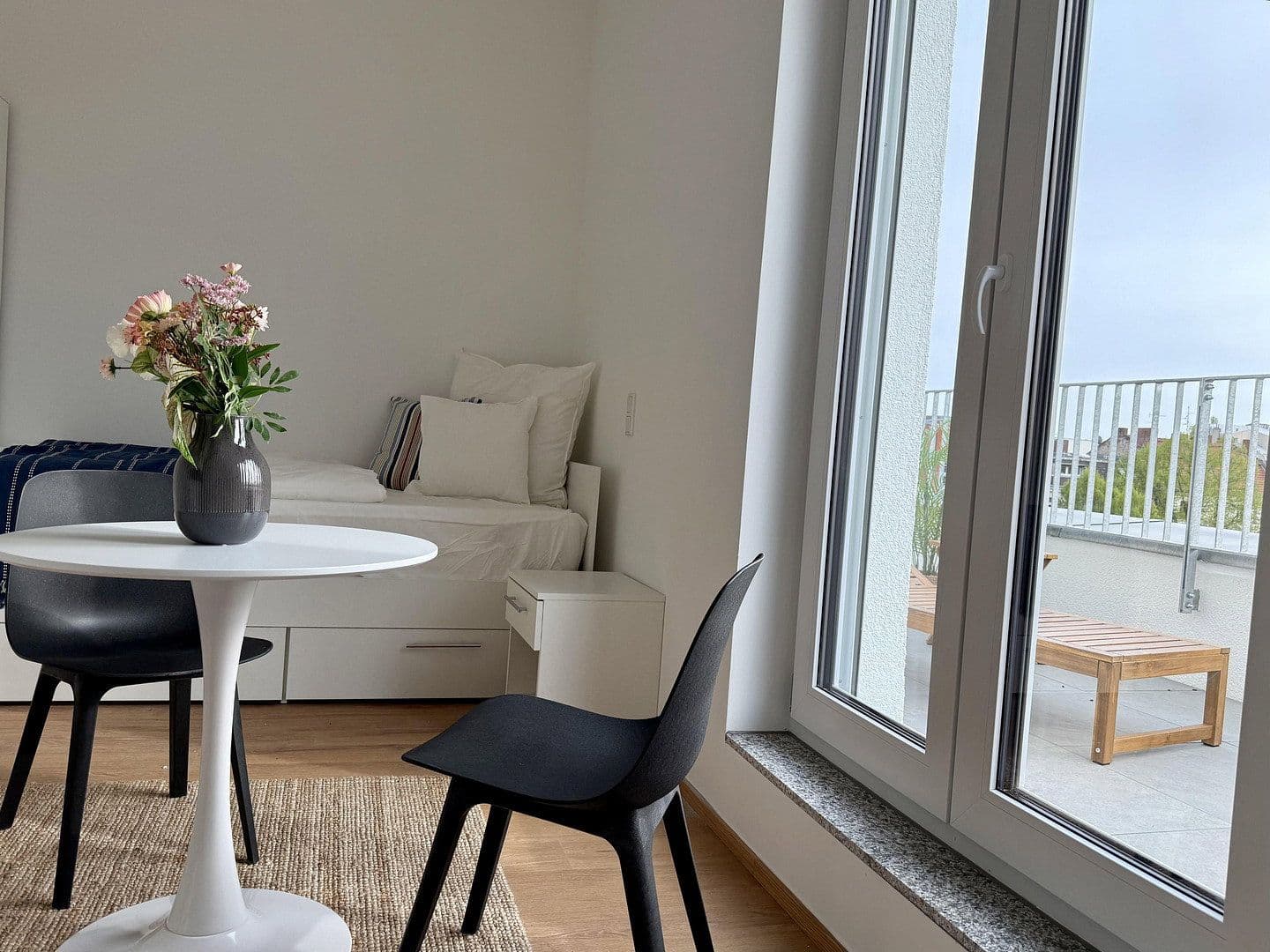 Prenájom bytu 1-izbový 30 m², Berlin, Berlín Prenájom bytu 1-izbový 30 m², Berlin, Berlín