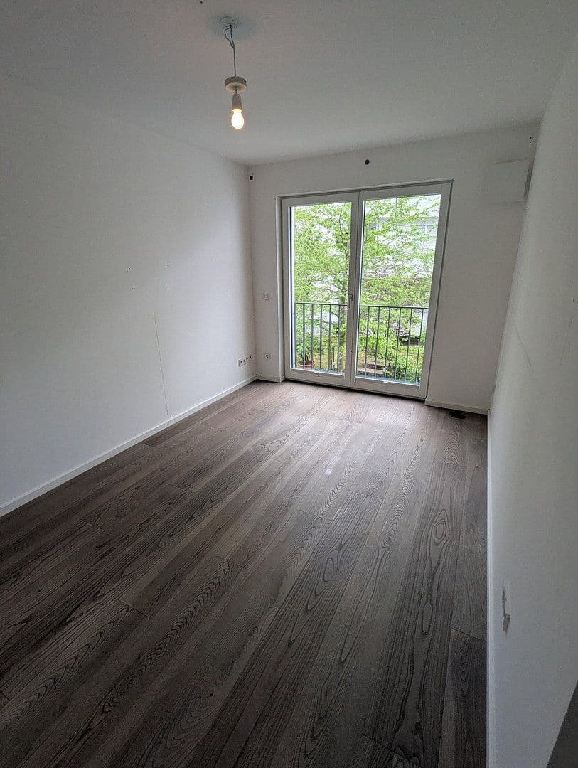 Prenájom bytu 4-izbový 120 m², München, Bavorsko Prenájom bytu 4-izbový 120 m², München, Bavorsko