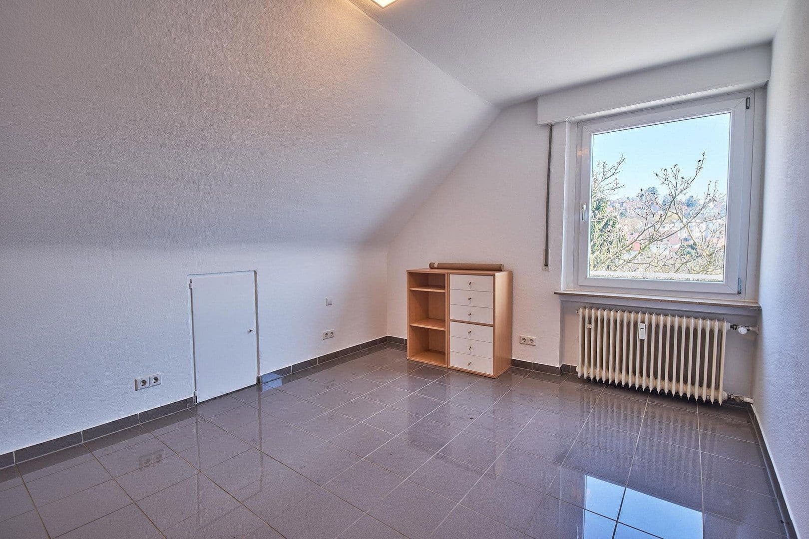 Predaj bytu 4-izbový 105 m², Esslingen am Neckar, Bádensko-Wurttembersko Predaj bytu 4-izbový 105 m², Esslingen am Neckar, Bádensko-Wurttembersko