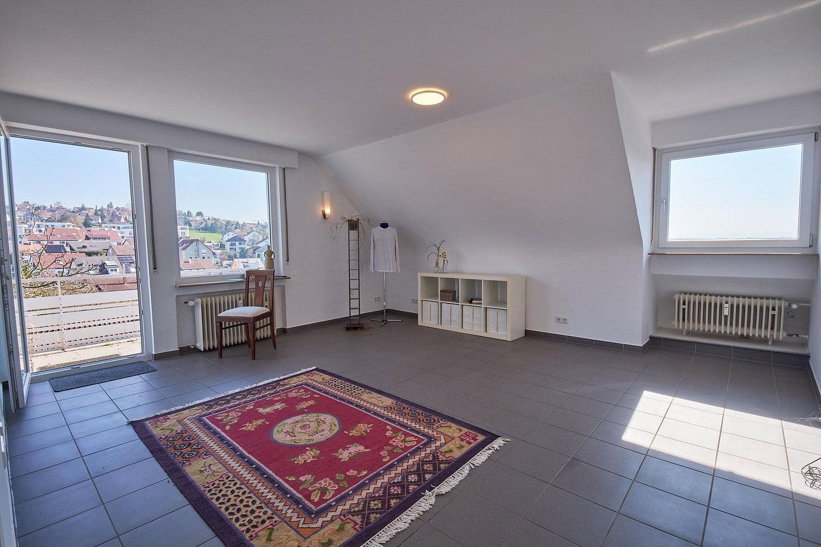 Predaj bytu 4-izbový 105 m², Esslingen am Neckar, Bádensko-Wurttembersko Predaj bytu 4-izbový 105 m², Esslingen am Neckar, Bádensko-Wurttembersko