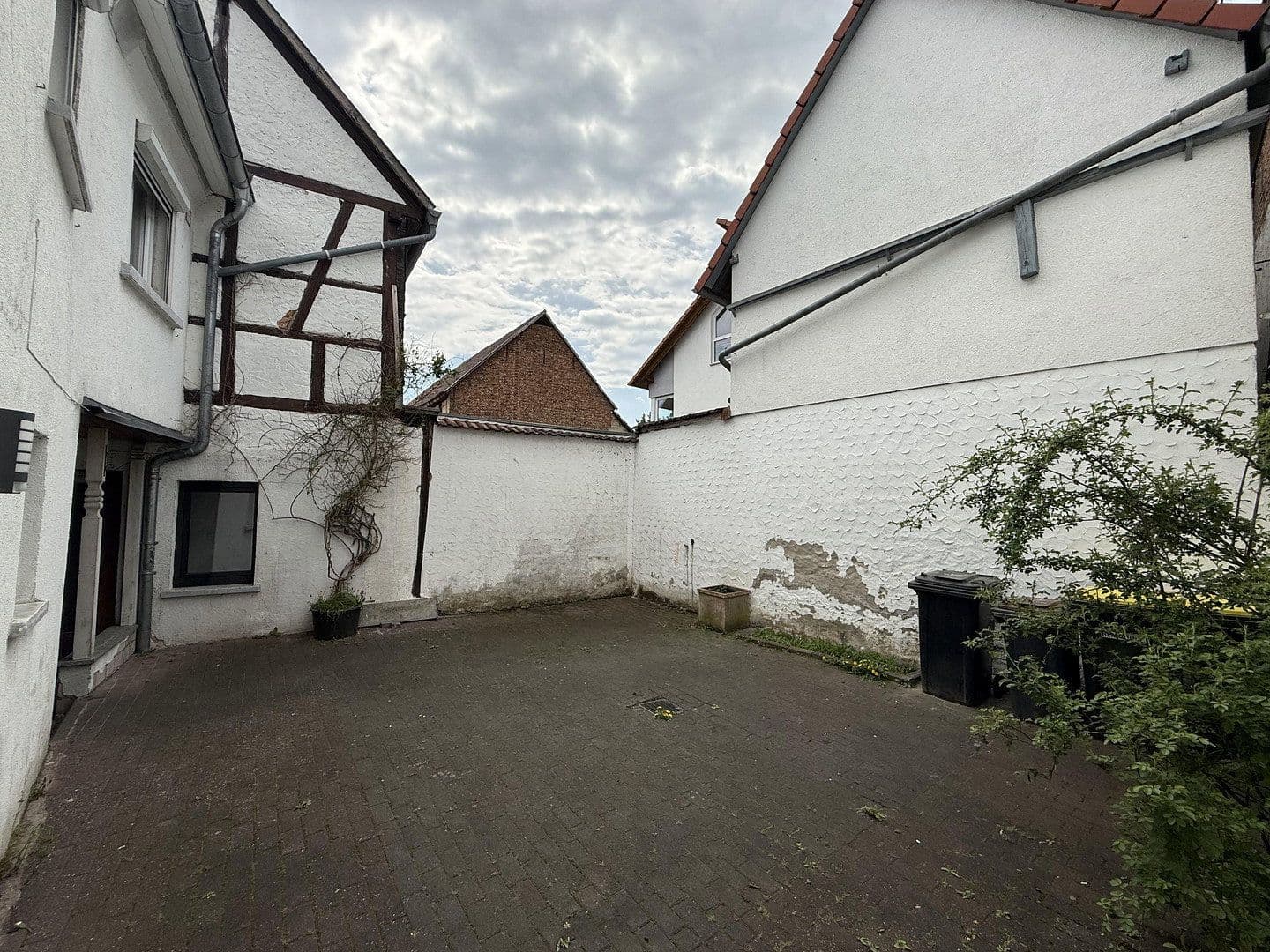 Prenájom domu 195 m², pozemek 235 m², Friedberg (Hessen), Hesensko Prenájom domu 195 m², pozemek 235 m², Friedberg (Hessen), Hesensko