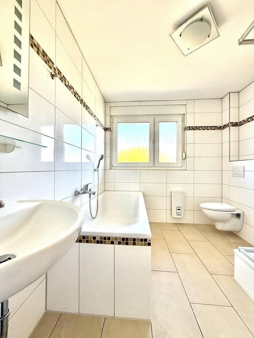 Predaj domu 91 m², pozemek 341 m², Kriftel, Hesensko Predaj domu 91 m², pozemek 341 m², Kriftel, Hesensko