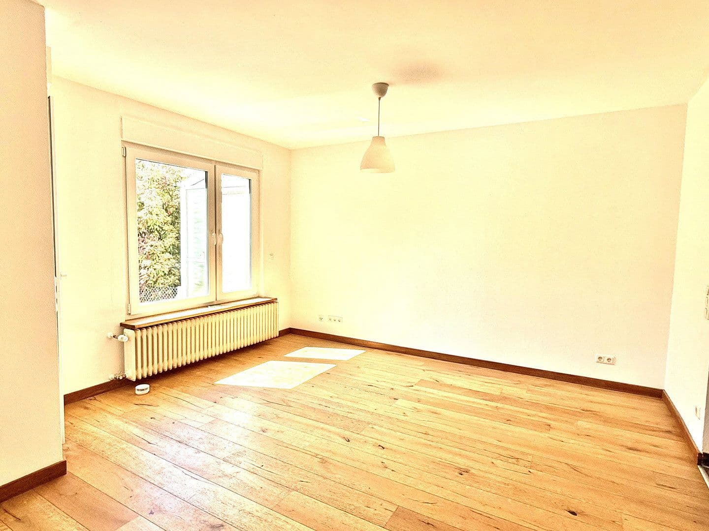 Predaj domu 91 m², pozemek 341 m², Kriftel, Hesensko Predaj domu 91 m², pozemek 341 m², Kriftel, Hesensko