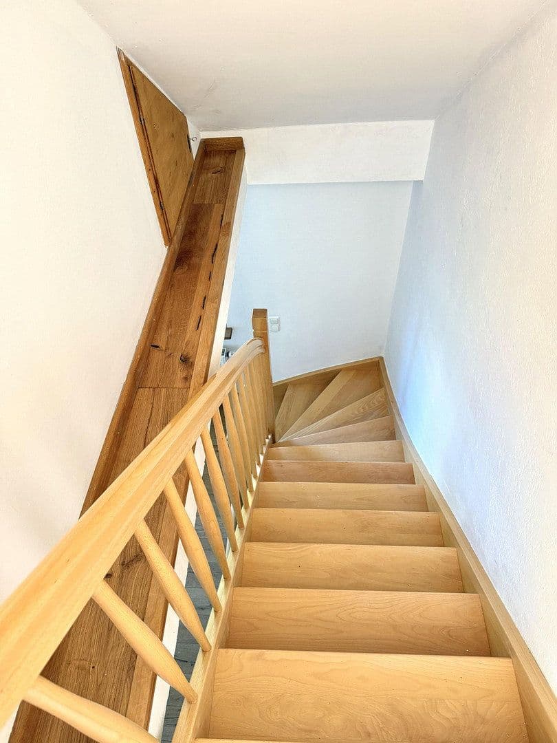 Predaj domu 91 m², pozemek 341 m², Kriftel, Hesensko Predaj domu 91 m², pozemek 341 m², Kriftel, Hesensko