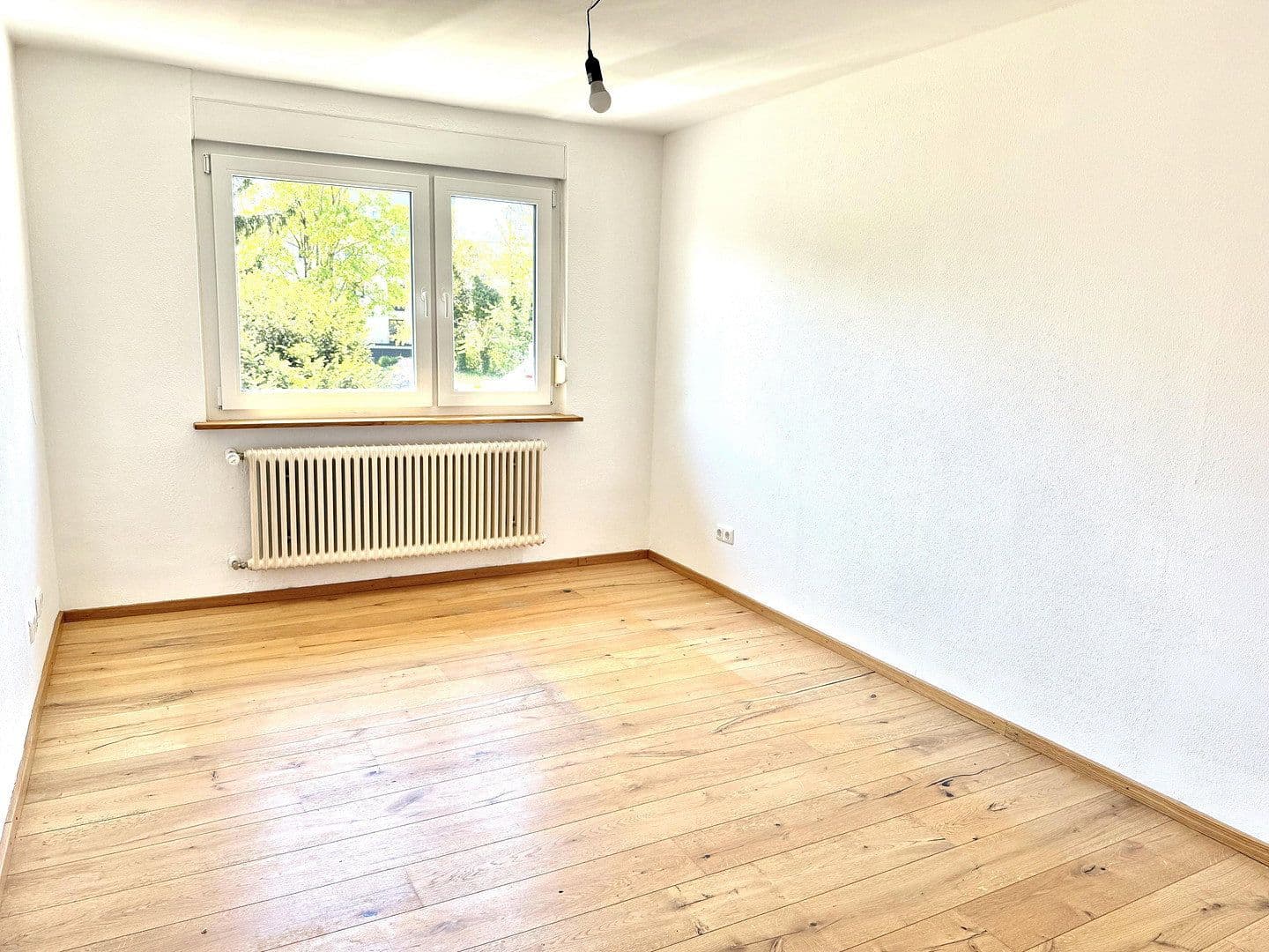 Predaj domu 91 m², pozemek 341 m², Kriftel, Hesensko Predaj domu 91 m², pozemek 341 m², Kriftel, Hesensko