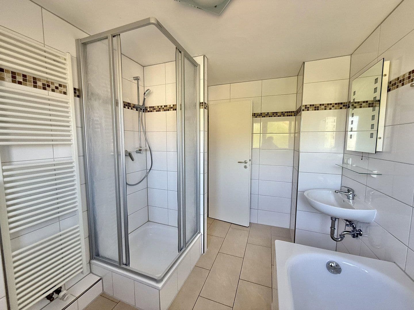 Predaj domu 91 m², pozemek 341 m², Kriftel, Hesensko Predaj domu 91 m², pozemek 341 m², Kriftel, Hesensko