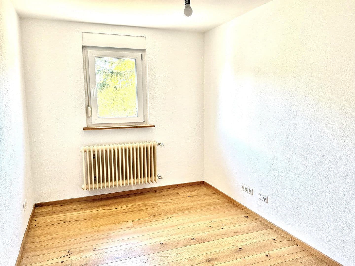 Predaj domu 91 m², pozemek 341 m², Kriftel, Hesensko Predaj domu 91 m², pozemek 341 m², Kriftel, Hesensko