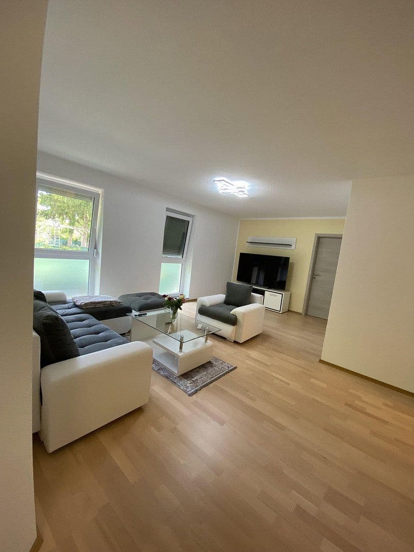 Prenájom bytu 3-izbový 95 m², Wiesbaden, Hesensko Prenájom bytu 3-izbový 95 m², Wiesbaden, Hesensko