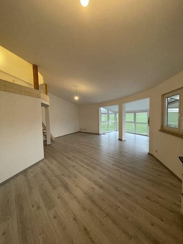Prenájom bytu 2-izbový 80 m², Flonheim, Porýnie-Falcko Prenájom bytu 2-izbový 80 m², Flonheim, Porýnie-Falcko