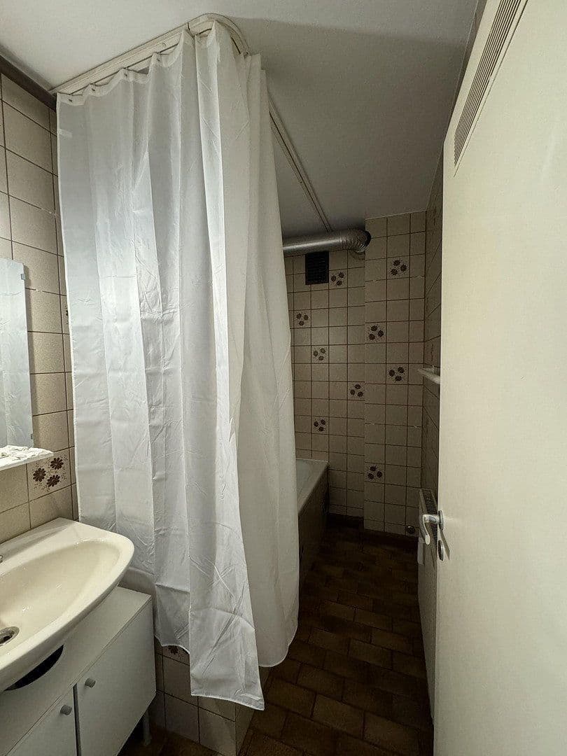 Prenájom bytu 3-izbový 78 m², Hohenheimer Straße 72, Stuttgart, Bádensko-Wurttembersko Prenájom bytu 3-izbový 78 m², Hohenheimer Straße 72, Stuttgart, Bádensko-Wurttembersko