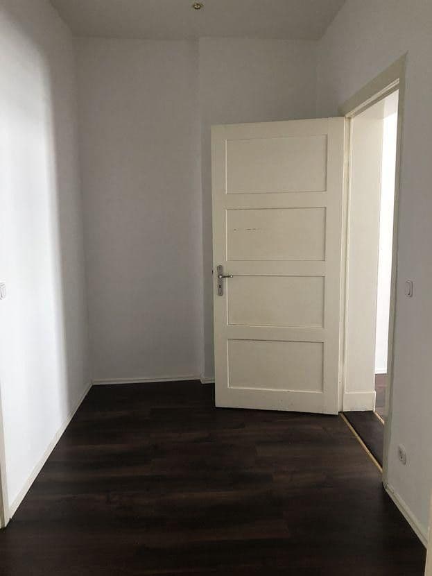 Prenájom bytu 4-izbový 105 m², Leipzigerstraße 19, 15232, Brandenbursko Prenájom bytu 4-izbový 105 m², Leipzigerstraße 19, 15232, Brandenbursko