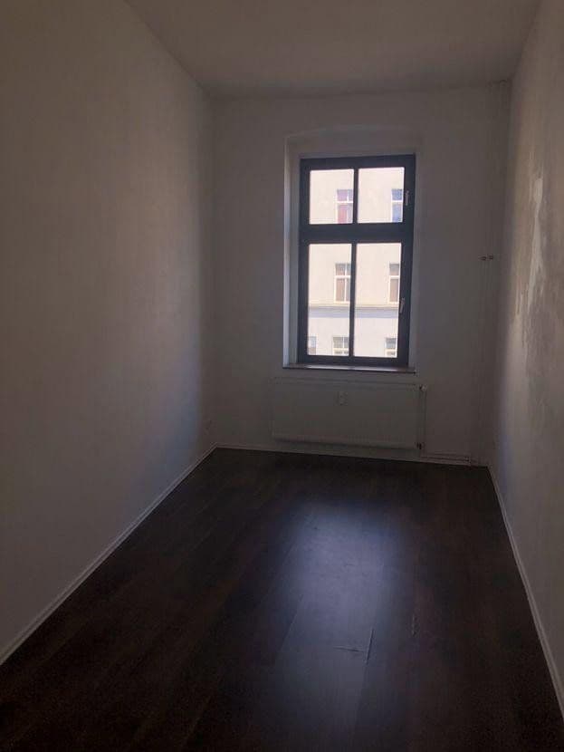 Prenájom bytu 4-izbový 105 m², Leipzigerstraße 19, 15232, Brandenbursko Prenájom bytu 4-izbový 105 m², Leipzigerstraße 19, 15232, Brandenbursko