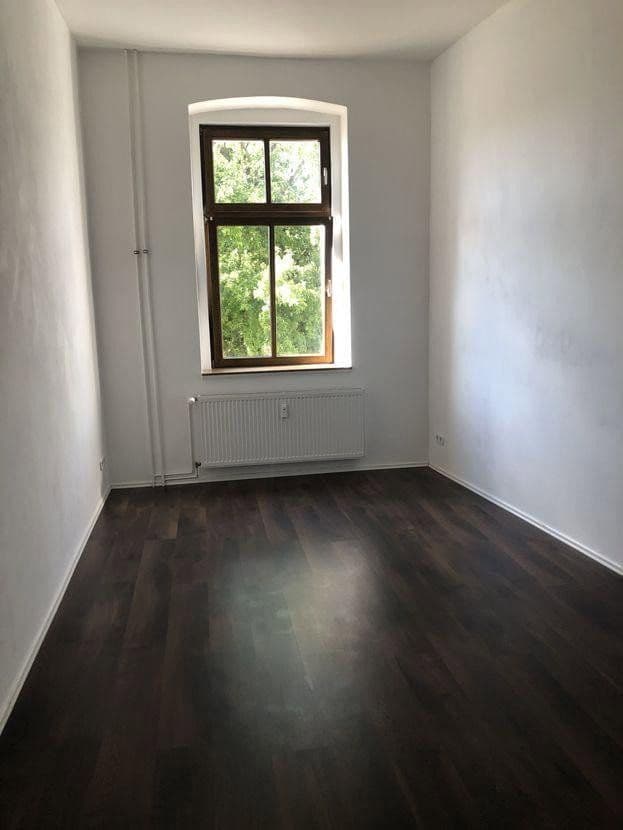 Prenájom bytu 4-izbový 105 m², Leipzigerstraße 19, 15232, Brandenbursko Prenájom bytu 4-izbový 105 m², Leipzigerstraße 19, 15232, Brandenbursko