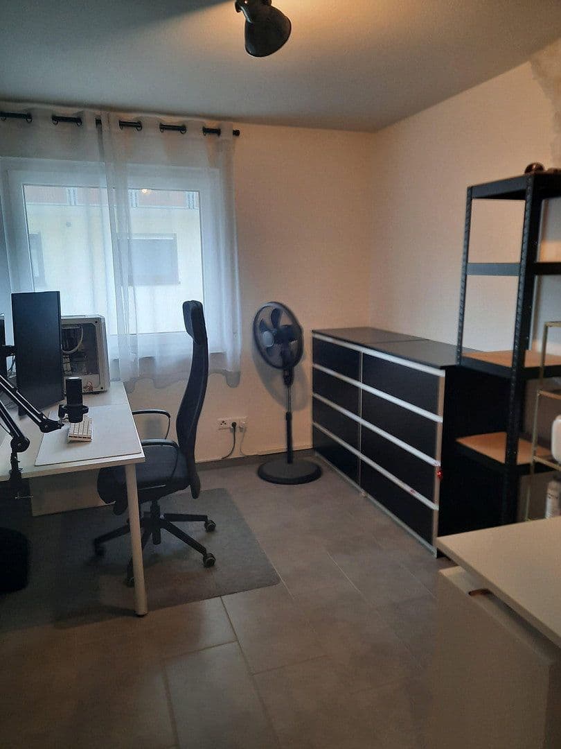 Prenájom bytu 4-izbový 104 m², Neuffen, Bádensko-Wurttembersko Prenájom bytu 4-izbový 104 m², Neuffen, Bádensko-Wurttembersko