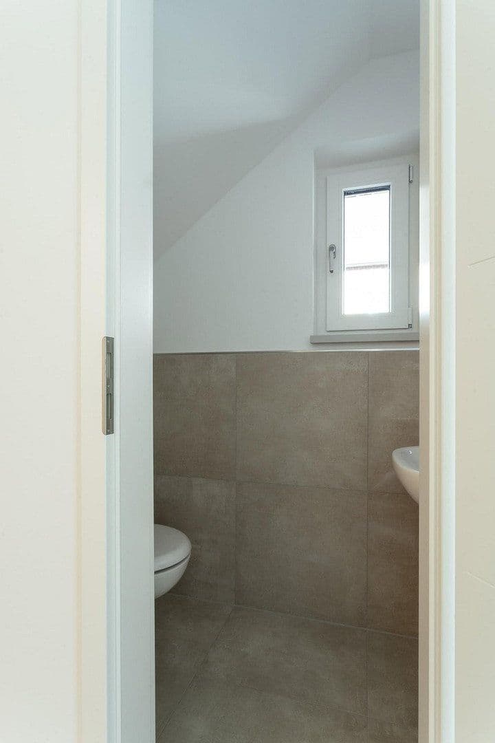 Predaj bytu 3-izbový 114 m², Halle, Sasko-Anhaltsko Predaj bytu 3-izbový 114 m², Halle, Sasko-Anhaltsko