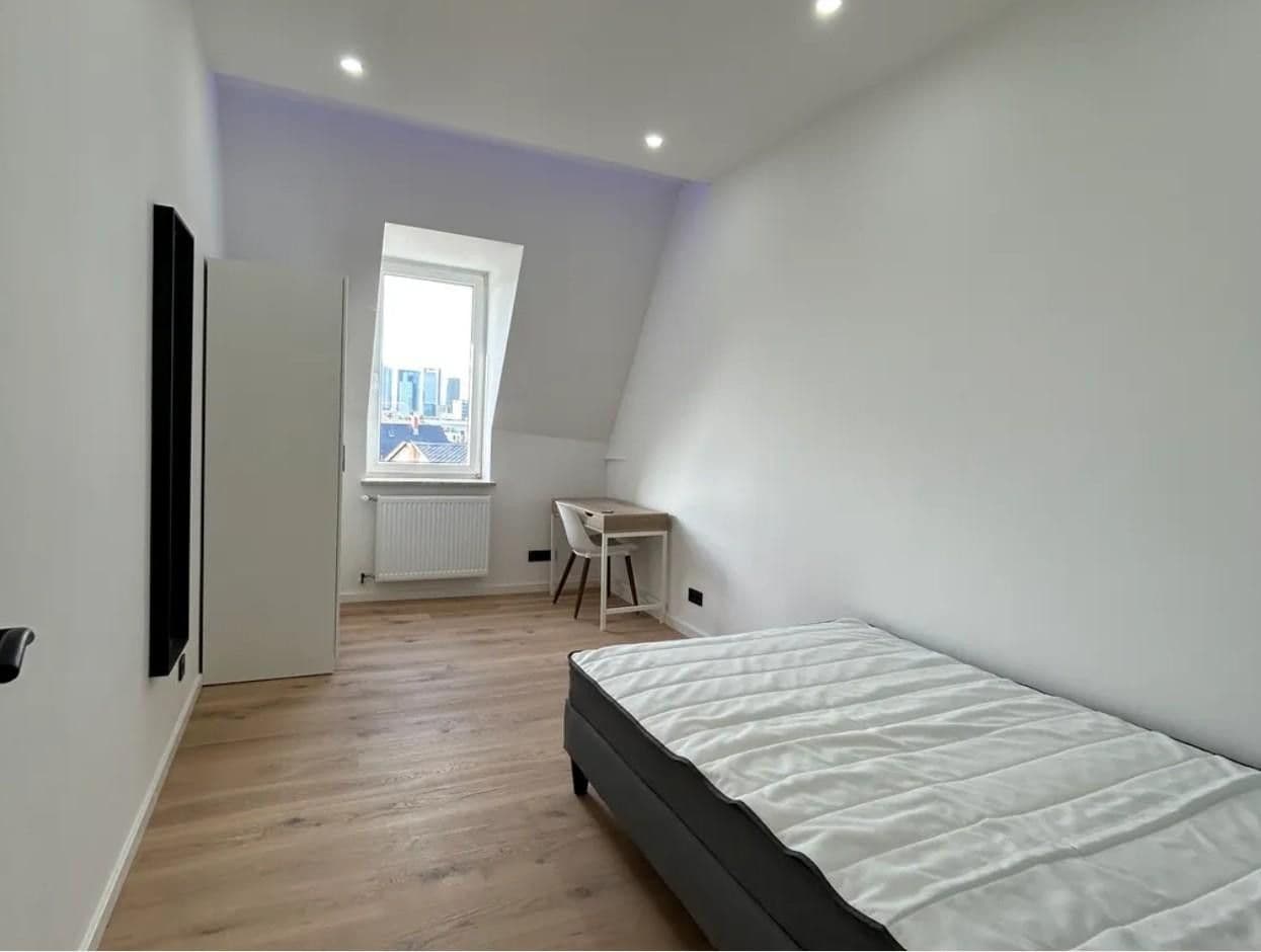 Prenájom bytu 1-izbový 50 m², Kranichsteinerstraße 21, Frankfurt am Main, Hesensko Prenájom bytu 1-izbový 50 m², Kranichsteinerstraße 21, Frankfurt am Main, Hesensko