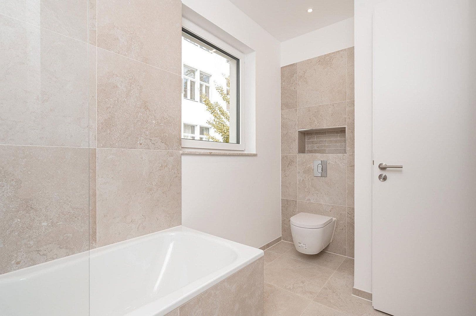 Predaj bytu 2-izbový 64 m², Leydenallee 37, Berlin, Berlín Predaj bytu 2-izbový 64 m², Leydenallee 37, Berlin, Berlín