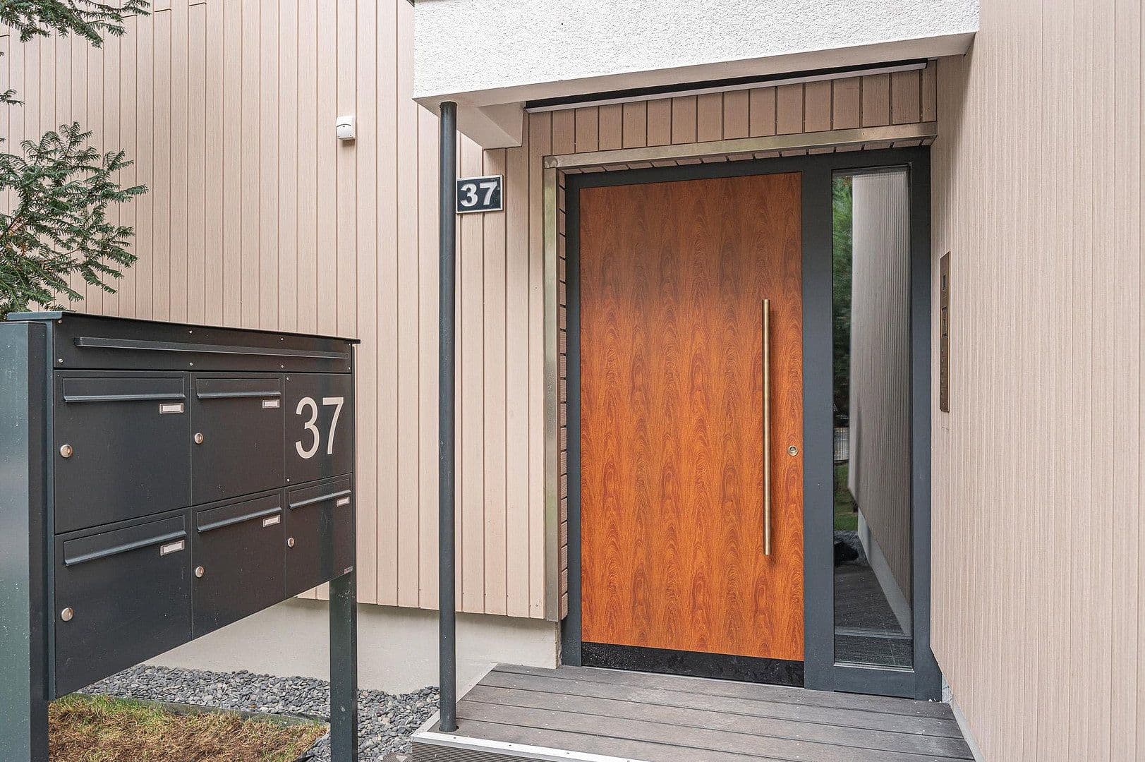 Predaj bytu 2-izbový 64 m², Leydenallee 37, Berlin, Berlín Predaj bytu 2-izbový 64 m², Leydenallee 37, Berlin, Berlín