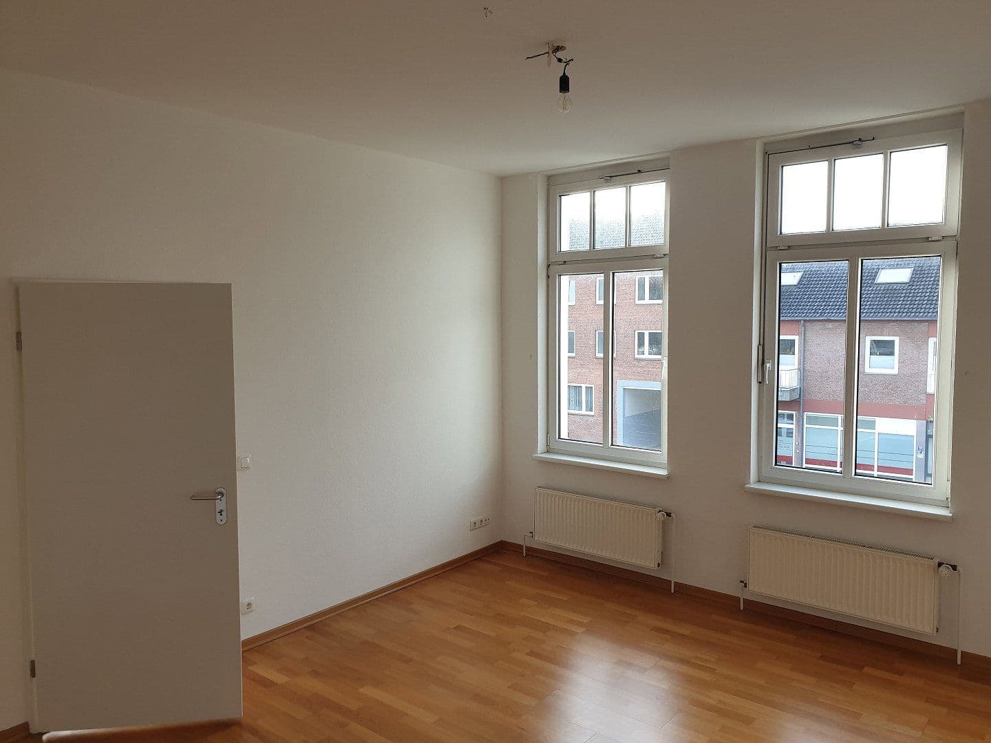 Prenájom bytu 4-izbový 103 m², Bad Oldesloe, Šlezvicko-Holštajnsko Prenájom bytu 4-izbový 103 m², Bad Oldesloe, Šlezvicko-Holštajnsko