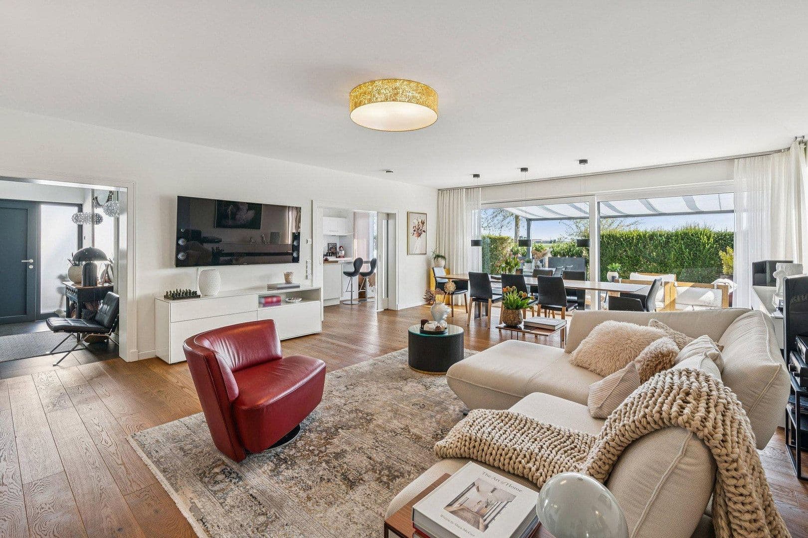 Predaj domu 285 m², pozemek 563 m², Ulm, Bádensko-Wurttembersko Predaj domu 285 m², pozemek 563 m², Ulm, Bádensko-Wurttembersko