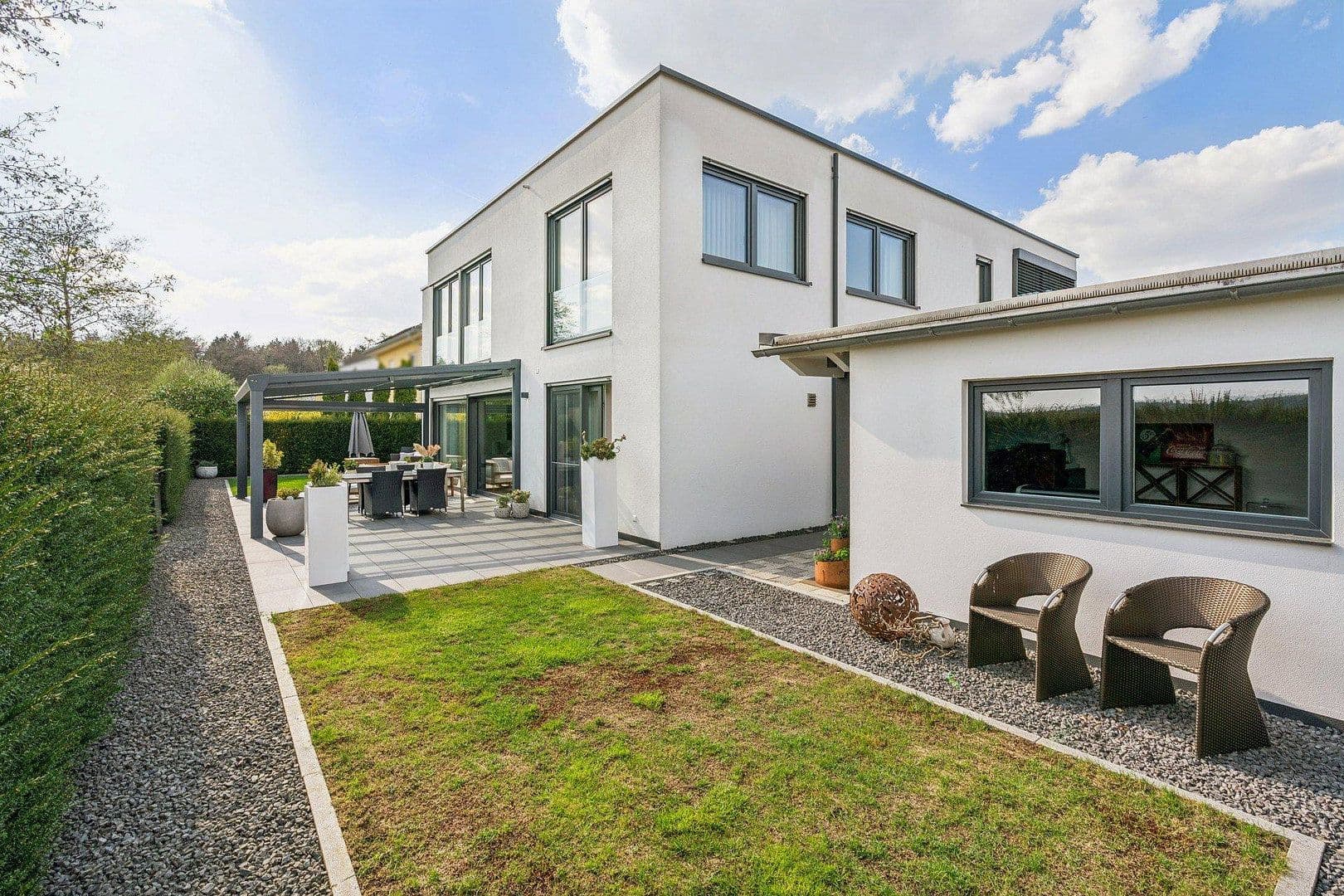 Predaj domu 285 m², pozemek 563 m², Ulm, Bádensko-Wurttembersko Predaj domu 285 m², pozemek 563 m², Ulm, Bádensko-Wurttembersko