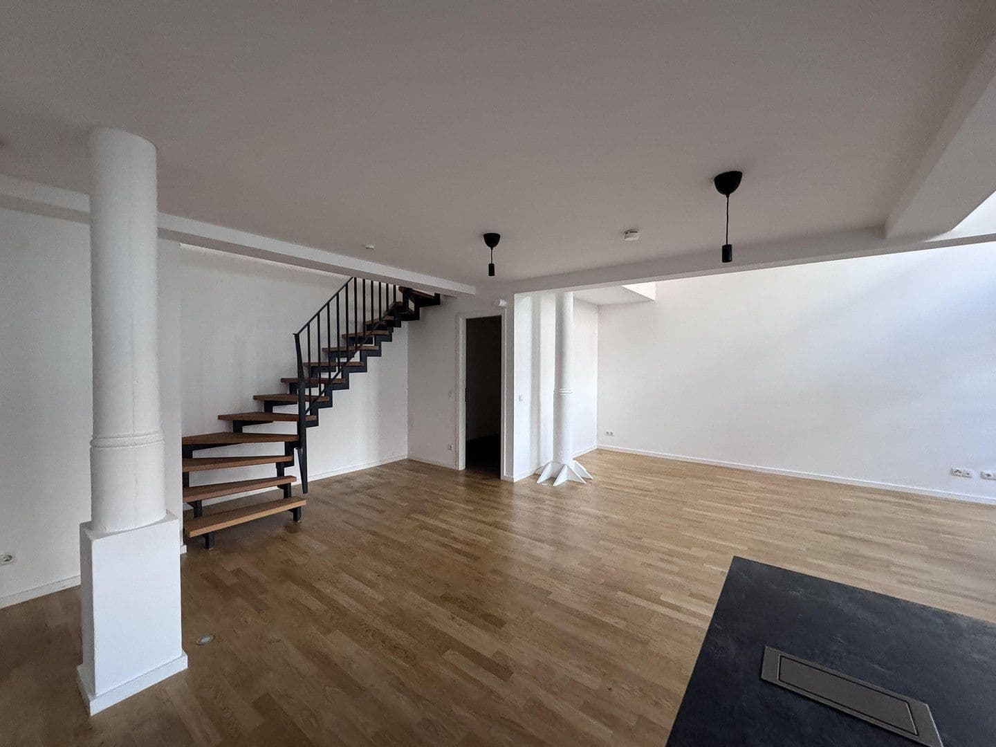 Prenájom bytu 3-izbový 96 m², Berlin, Berlín Prenájom bytu 3-izbový 96 m², Berlin, Berlín