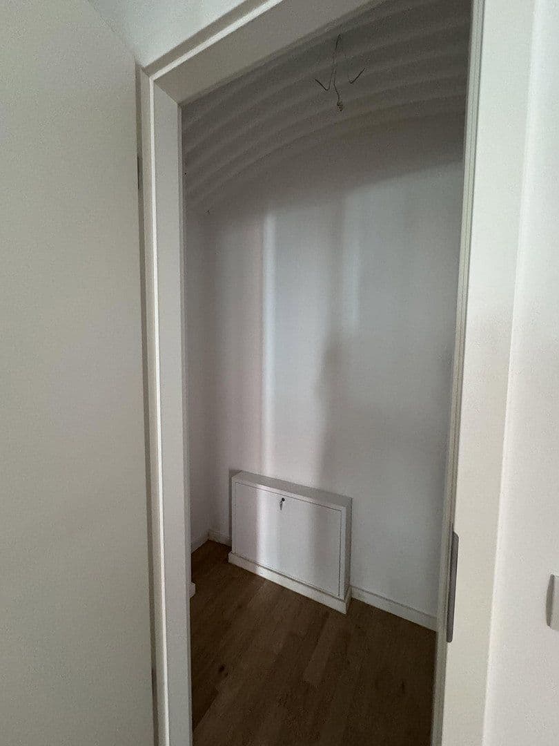Prenájom bytu 3-izbový 96 m², Berlin, Berlín Prenájom bytu 3-izbový 96 m², Berlin, Berlín