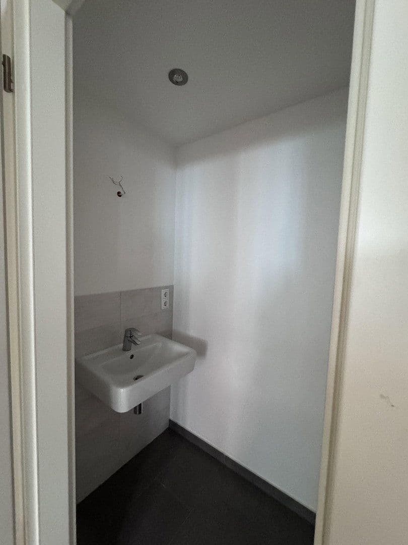 Prenájom bytu 3-izbový 96 m², Berlin, Berlín Prenájom bytu 3-izbový 96 m², Berlin, Berlín