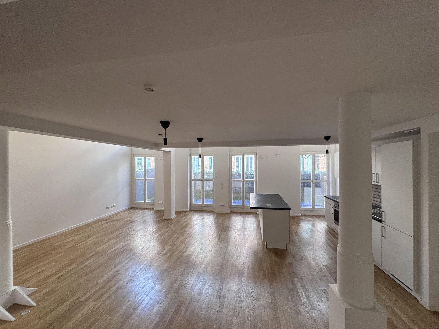 Prenájom bytu 3-izbový 96 m², Berlin, Berlín Prenájom bytu 3-izbový 96 m², Berlin, Berlín