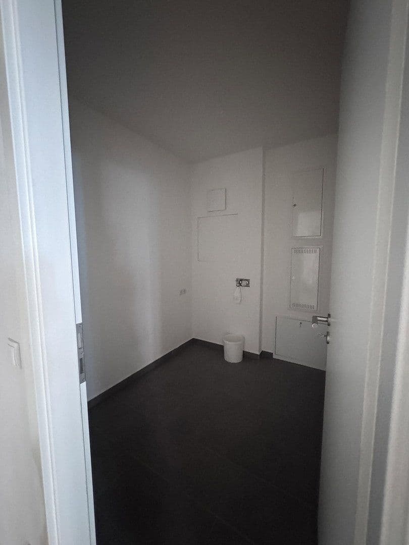 Prenájom bytu 3-izbový 96 m², Berlin, Berlín Prenájom bytu 3-izbový 96 m², Berlin, Berlín