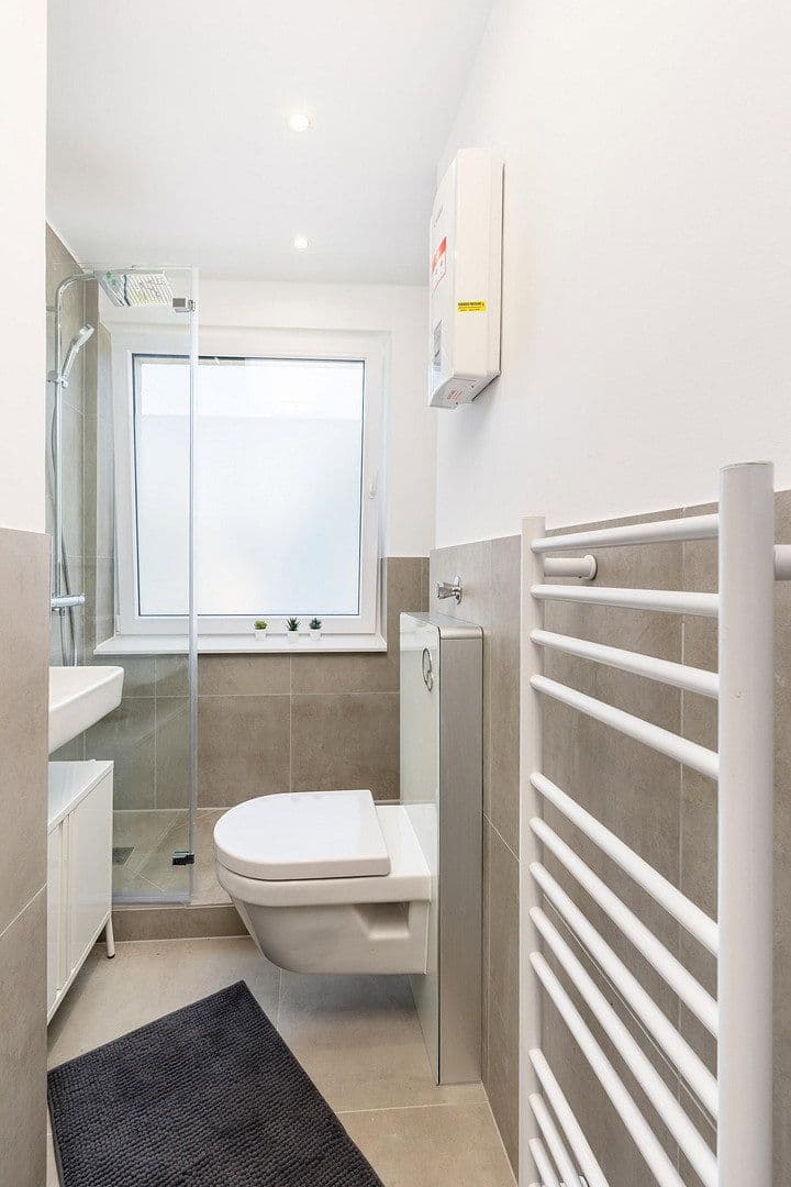 Prenájom bytu 39 m², Düsseldorf, Severné Porýnie - Westfálsko Prenájom bytu 39 m², Düsseldorf, Severné Porýnie - Westfálsko