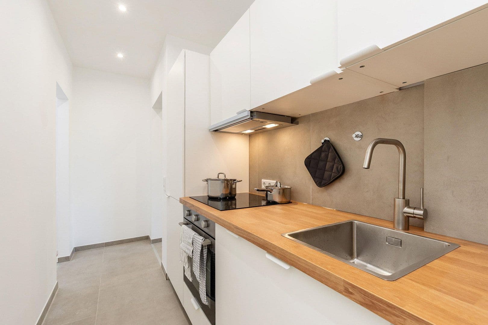 Prenájom bytu 39 m², Düsseldorf, Severné Porýnie - Westfálsko Prenájom bytu 39 m², Düsseldorf, Severné Porýnie - Westfálsko