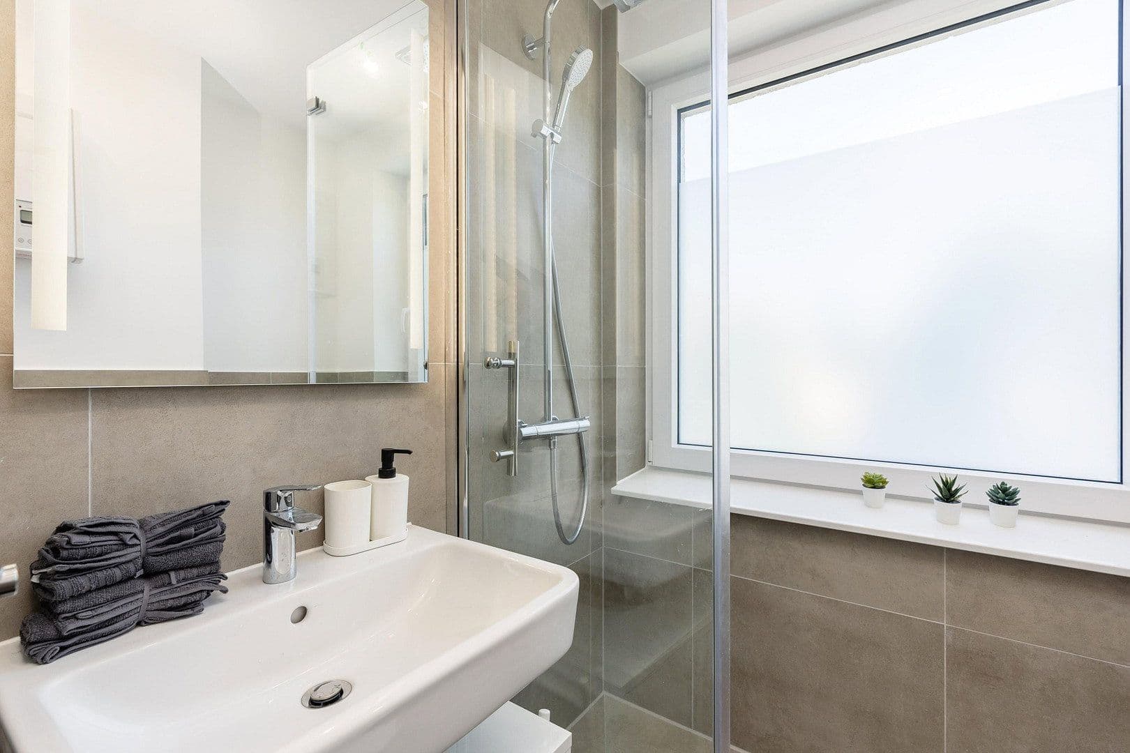 Prenájom bytu 39 m², Düsseldorf, Severné Porýnie - Westfálsko Prenájom bytu 39 m², Düsseldorf, Severné Porýnie - Westfálsko