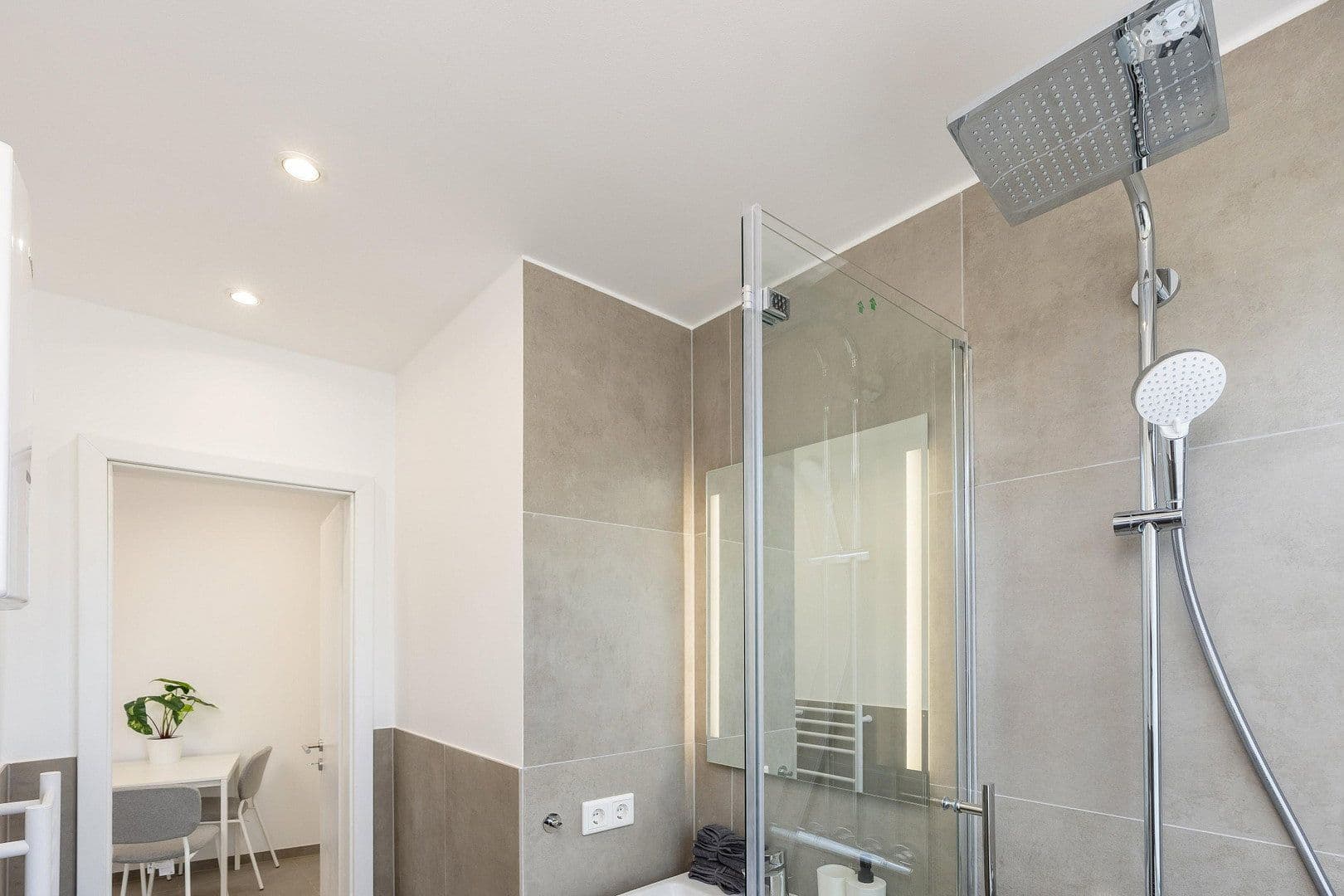 Prenájom bytu 39 m², Düsseldorf, Severné Porýnie - Westfálsko Prenájom bytu 39 m², Düsseldorf, Severné Porýnie - Westfálsko