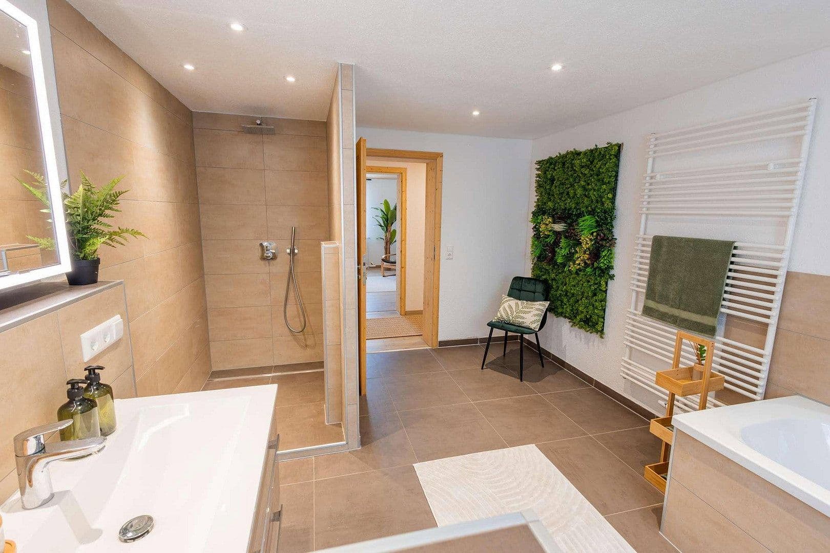Predaj domu 280 m², pozemek 6.597 m², Geslau, Bavorsko Predaj domu 280 m², pozemek 6.597 m², Geslau, Bavorsko