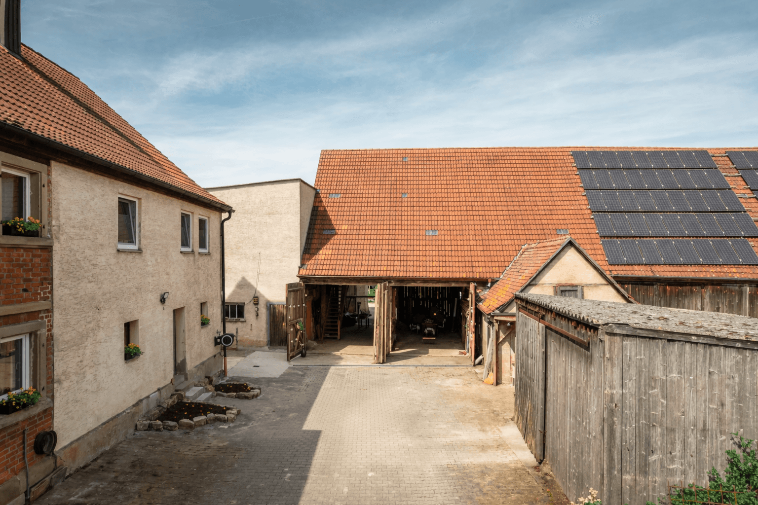 Predaj domu 280 m², pozemek 6.597 m², Geslau, Bavorsko Predaj domu 280 m², pozemek 6.597 m², Geslau, Bavorsko