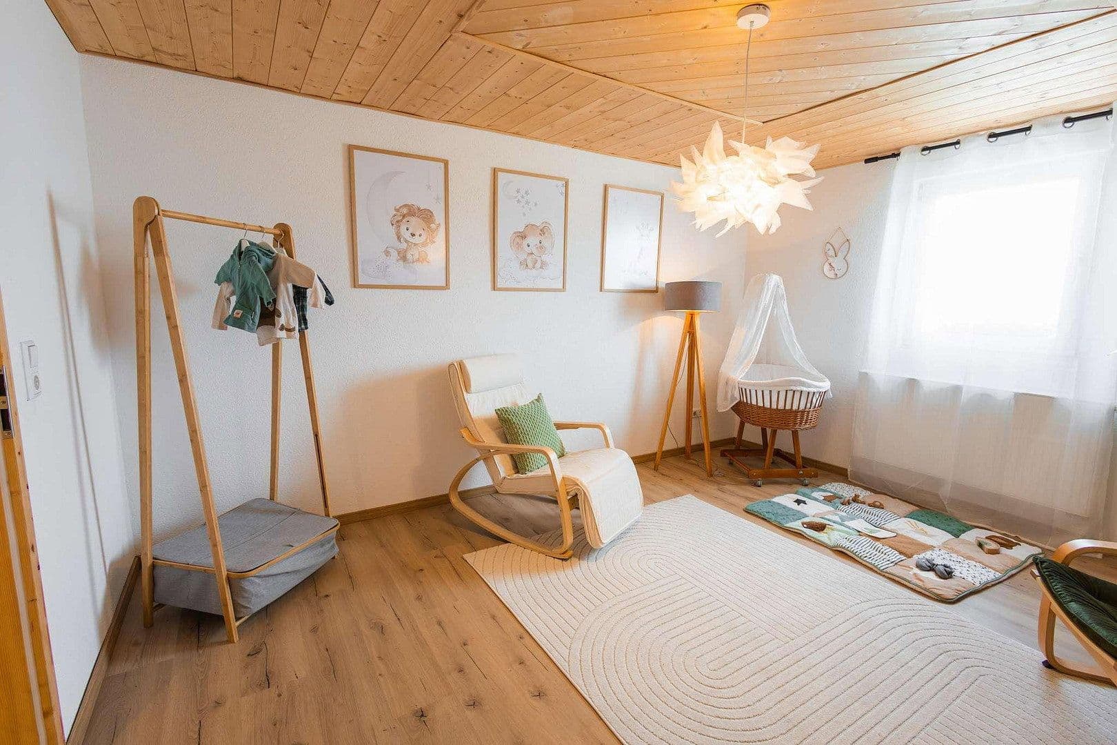 Predaj domu 280 m², pozemek 6.597 m², Geslau, Bavorsko Predaj domu 280 m², pozemek 6.597 m², Geslau, Bavorsko