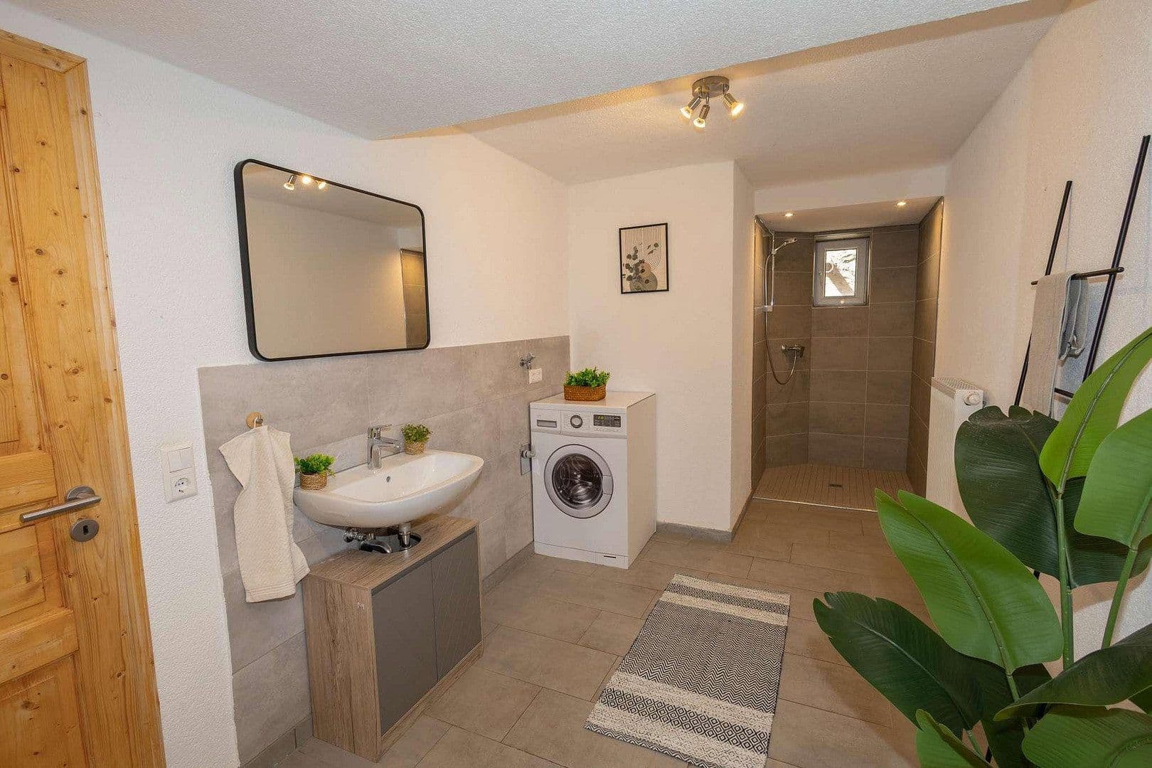 Predaj domu 280 m², pozemek 6.597 m², Geslau, Bavorsko Predaj domu 280 m², pozemek 6.597 m², Geslau, Bavorsko