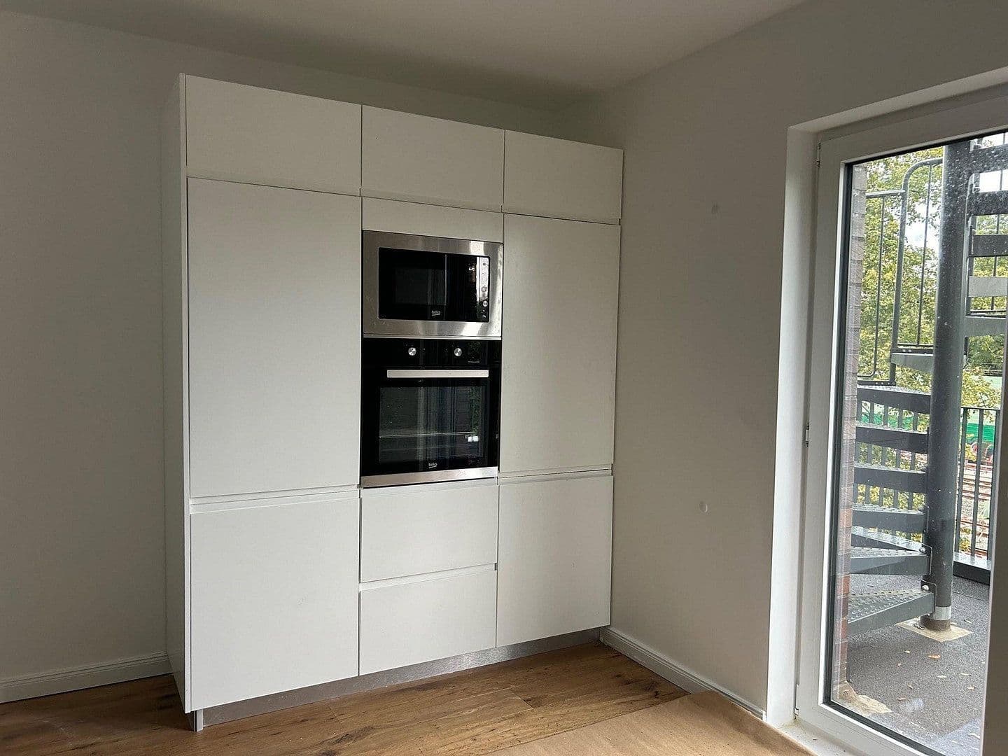Prenájom bytu 4-izbový 122 m², Hamburg, Hamburg Prenájom bytu 4-izbový 122 m², Hamburg, Hamburg