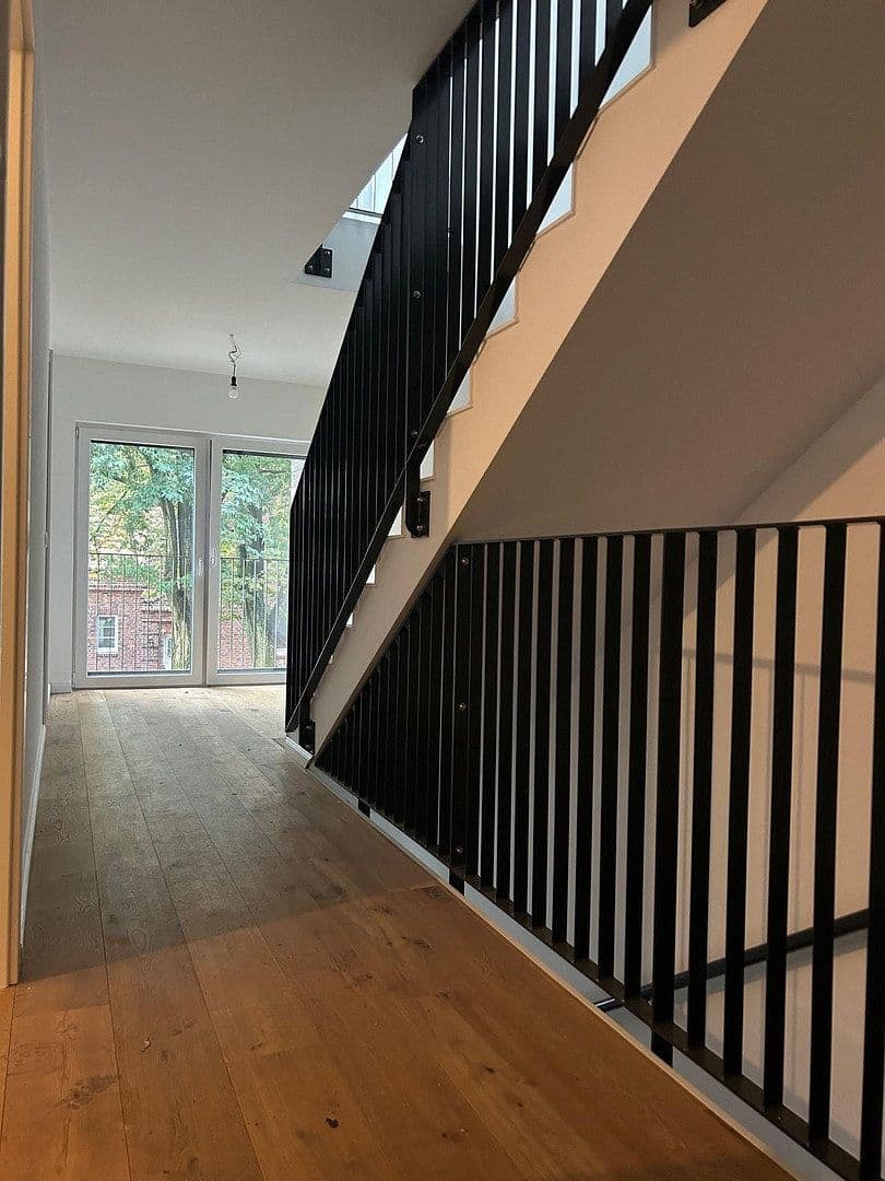 Prenájom bytu 4-izbový 122 m², Hamburg, Hamburg Prenájom bytu 4-izbový 122 m², Hamburg, Hamburg