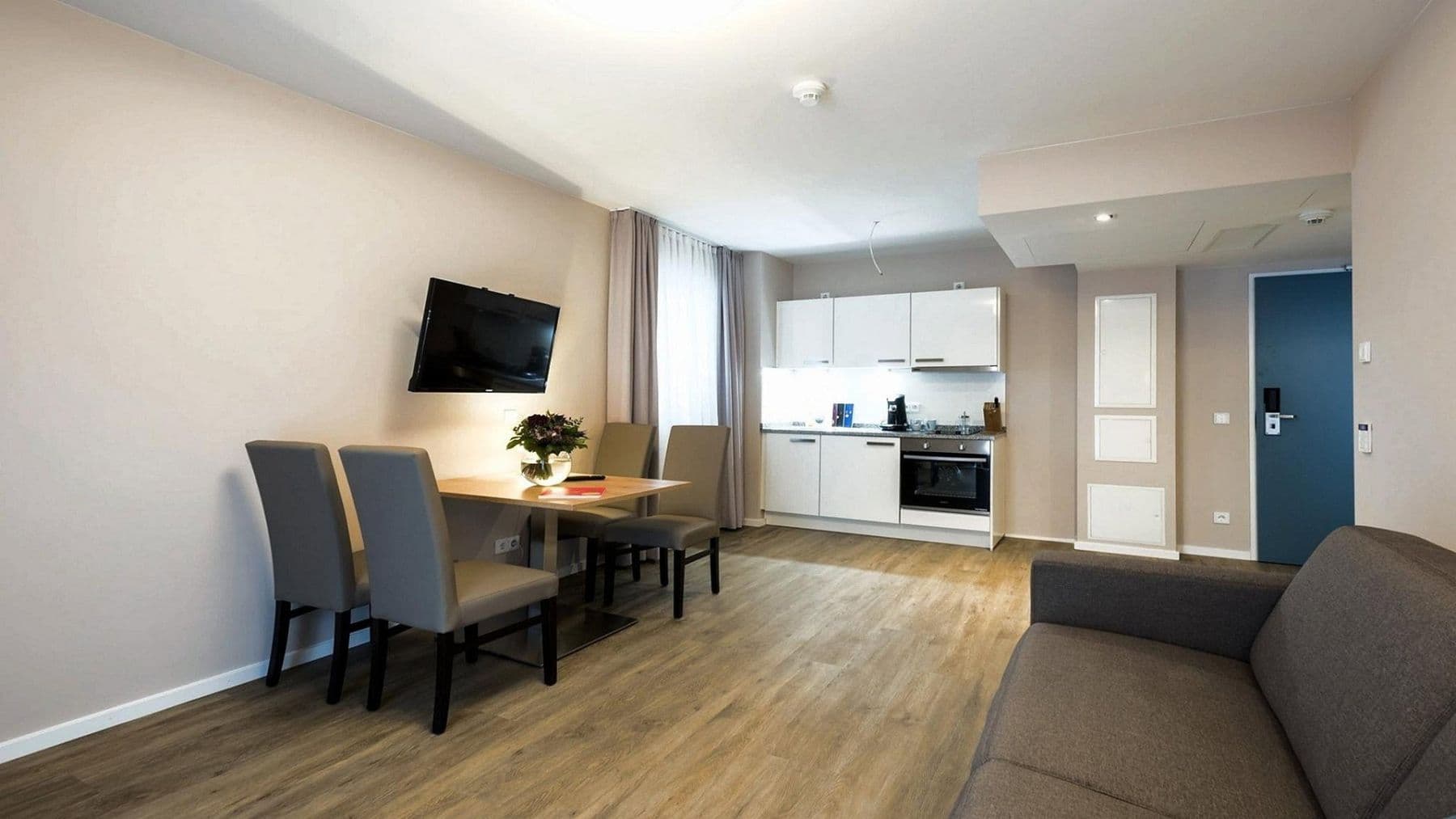 Prenájom bytu 2-izbový 58 m², München, Bavorsko Prenájom bytu 2-izbový 58 m², München, Bavorsko