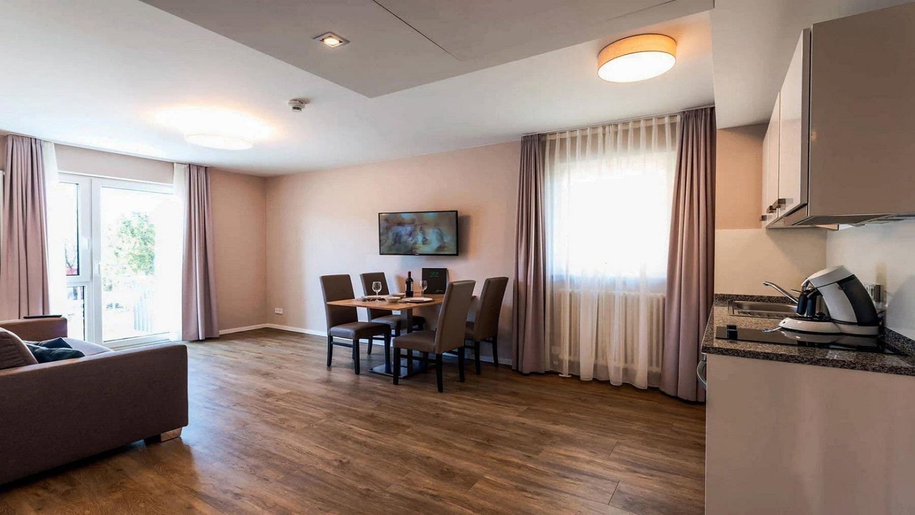 Prenájom bytu 2-izbový 58 m², München, Bavorsko Prenájom bytu 2-izbový 58 m², München, Bavorsko