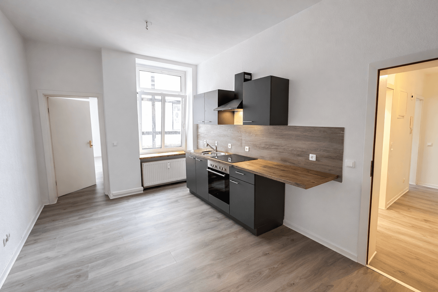 Predaj domu 674 m², pozemek 860 m², Schwerin, Meklenbursko-Predpomoransko Predaj domu 674 m², pozemek 860 m², Schwerin, Meklenbursko-Predpomoransko