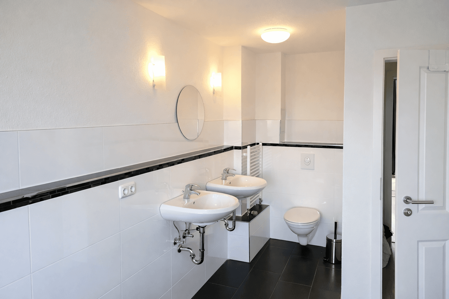 Predaj domu 674 m², pozemek 860 m², Schwerin, Meklenbursko-Predpomoransko Predaj domu 674 m², pozemek 860 m², Schwerin, Meklenbursko-Predpomoransko