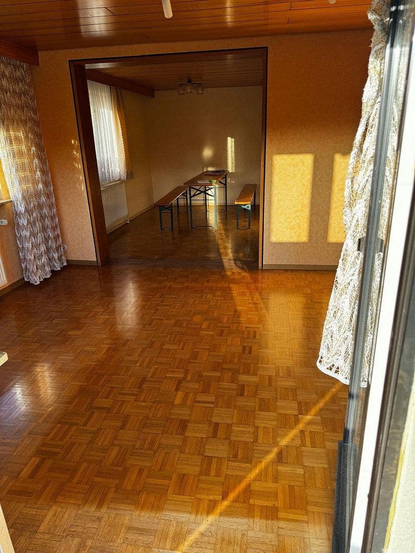Predaj domu 163 m², pozemek 598 m², Burgstetten, Bádensko-Wurttembersko Predaj domu 163 m², pozemek 598 m², Burgstetten, Bádensko-Wurttembersko